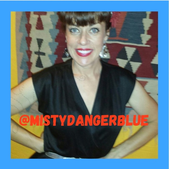 MEET THE POSHER - Picture 4 of 16